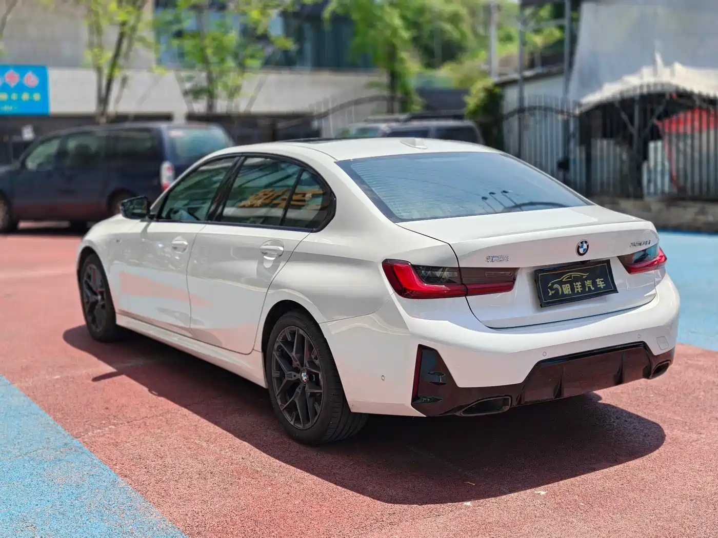 BMW 3 Series 2025 330Li M Sport Night Edition фото 5