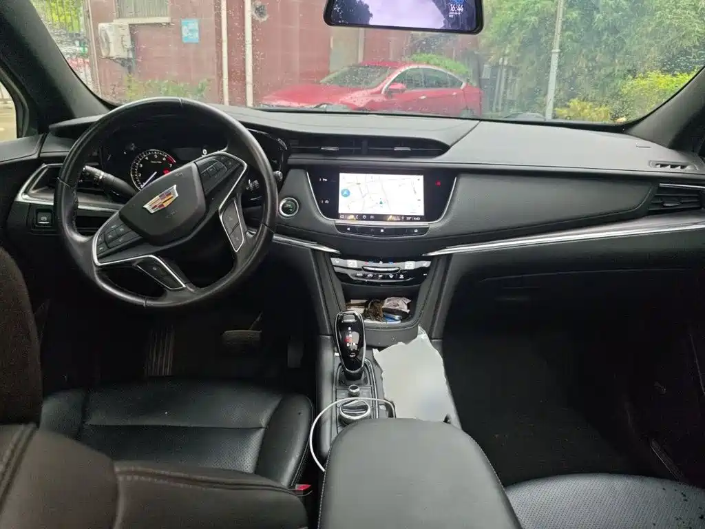 Фото 13 - Cadillac XT5