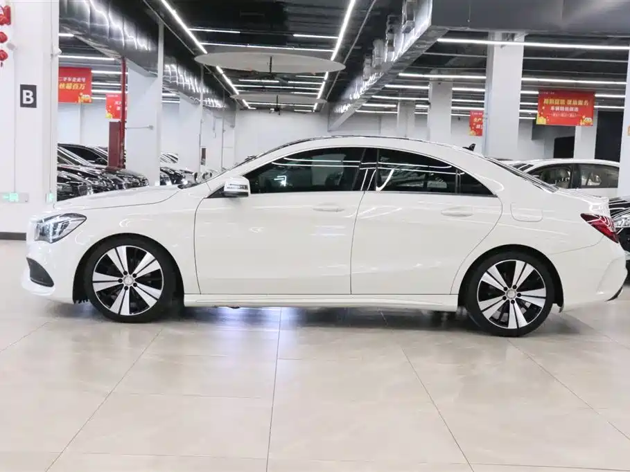 Mercedes-Benz CLA (Import) 2017 CLA 200 Fashion фото 3