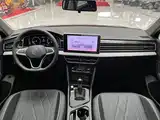 Photo 4 - Volkswagen Tiguan L