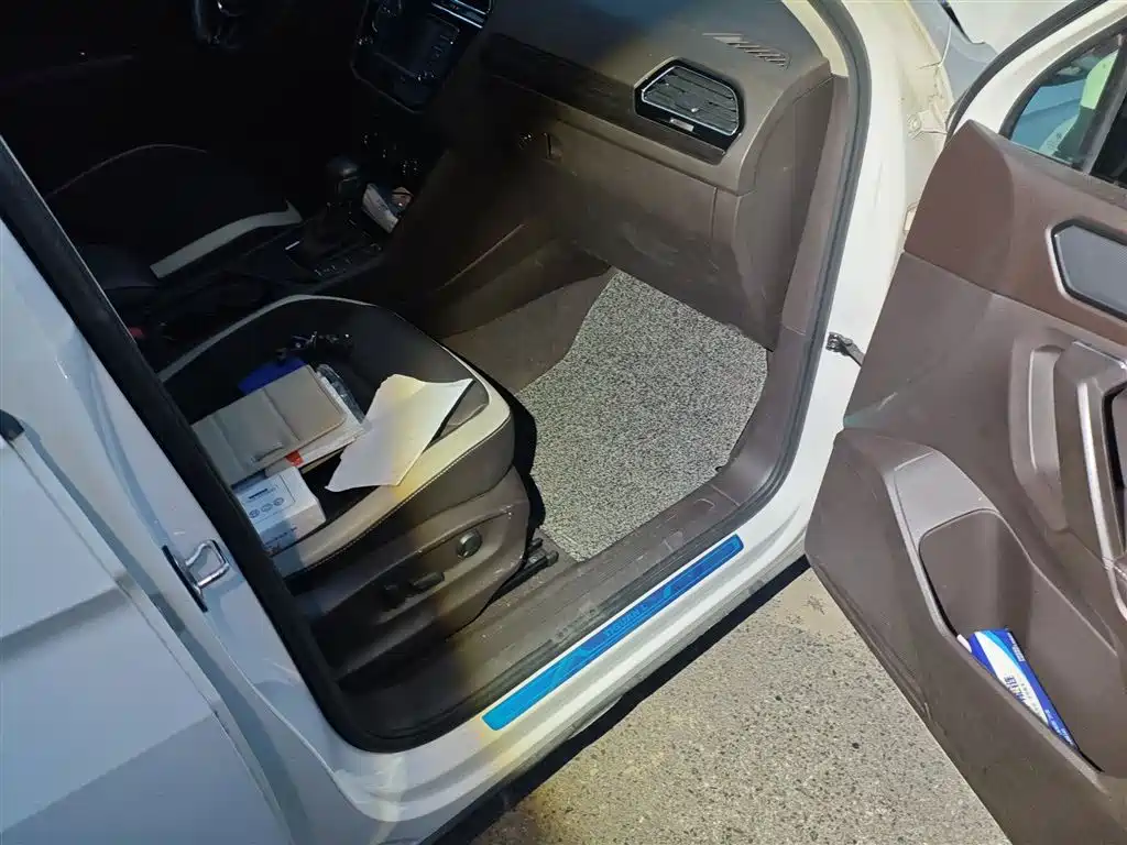 Volkswagen Tiguan L 2017 330TSI Automatic 2WD Comfort Edition фото 23