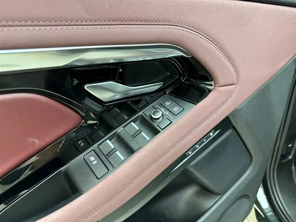 Land Rover Range Rover Evoque 2023 Range Rover Evoque L 249PS Luxury Edition фото 13