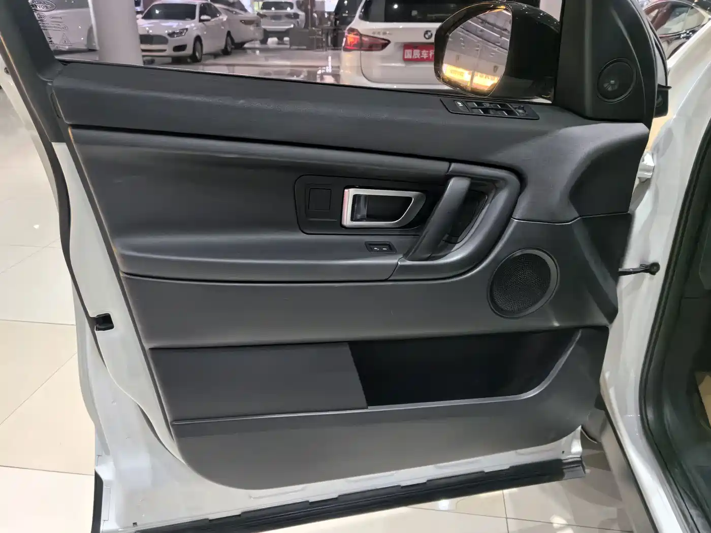 Фото 8 - Land Rover Discovery Sport