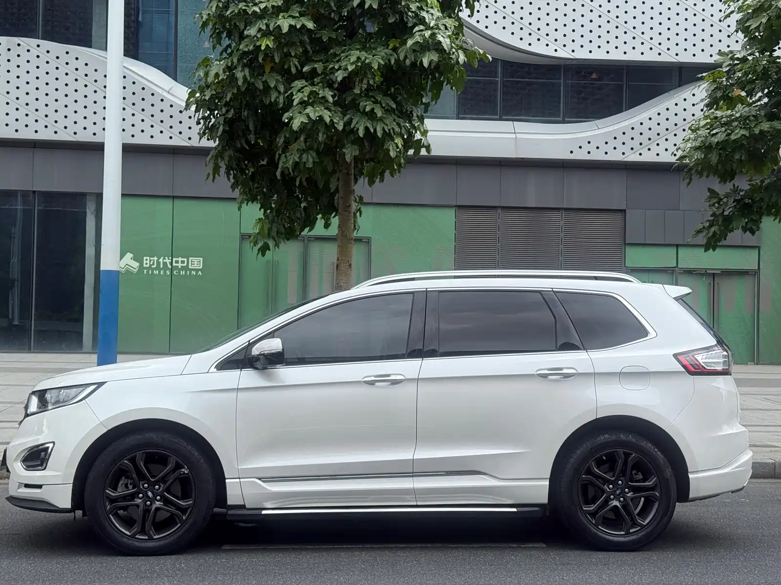 Фото 5 - Ford Edge
