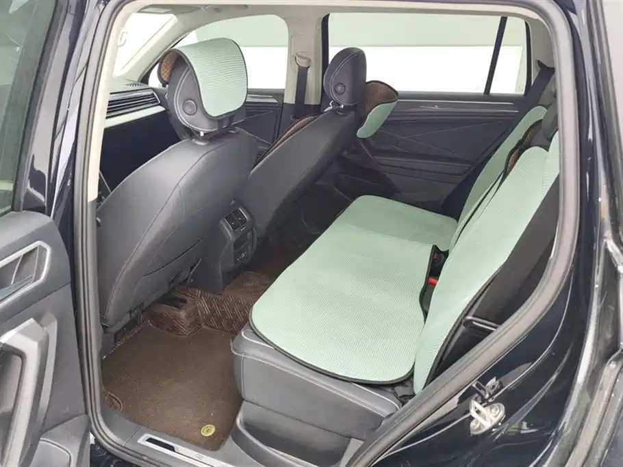Volkswagen Tiguan L 2024 330TSI Automatic 2WD R-Line Premium Enjoyment Edition фото 11