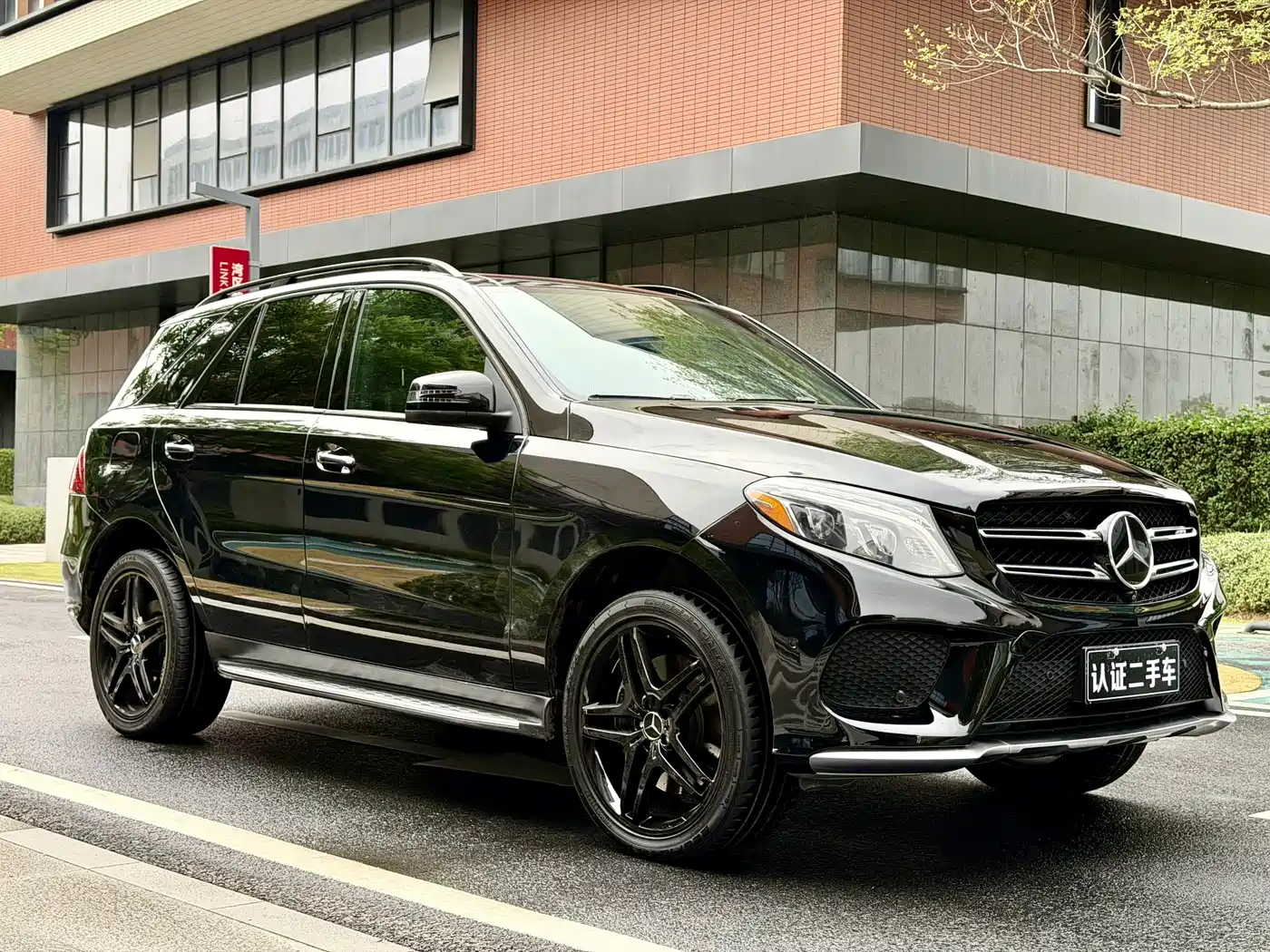 Mercedes-Benz GLE AMG 2017 AMG GLE 43 4MATIC фото 13