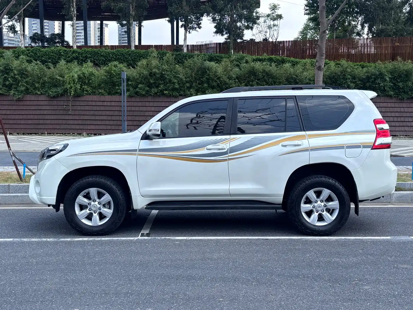 Toyota Prado 2016 2.7L Auto Standard Edition фото 3