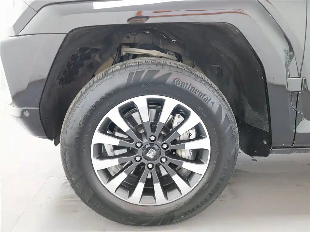 TANK TANK 700 NEW ENERGY