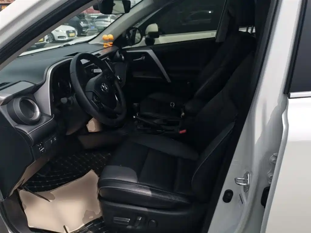 Toyota RAV4 Rongfang 2016 2.0L CVT 2WD Smart (China V) фото 15