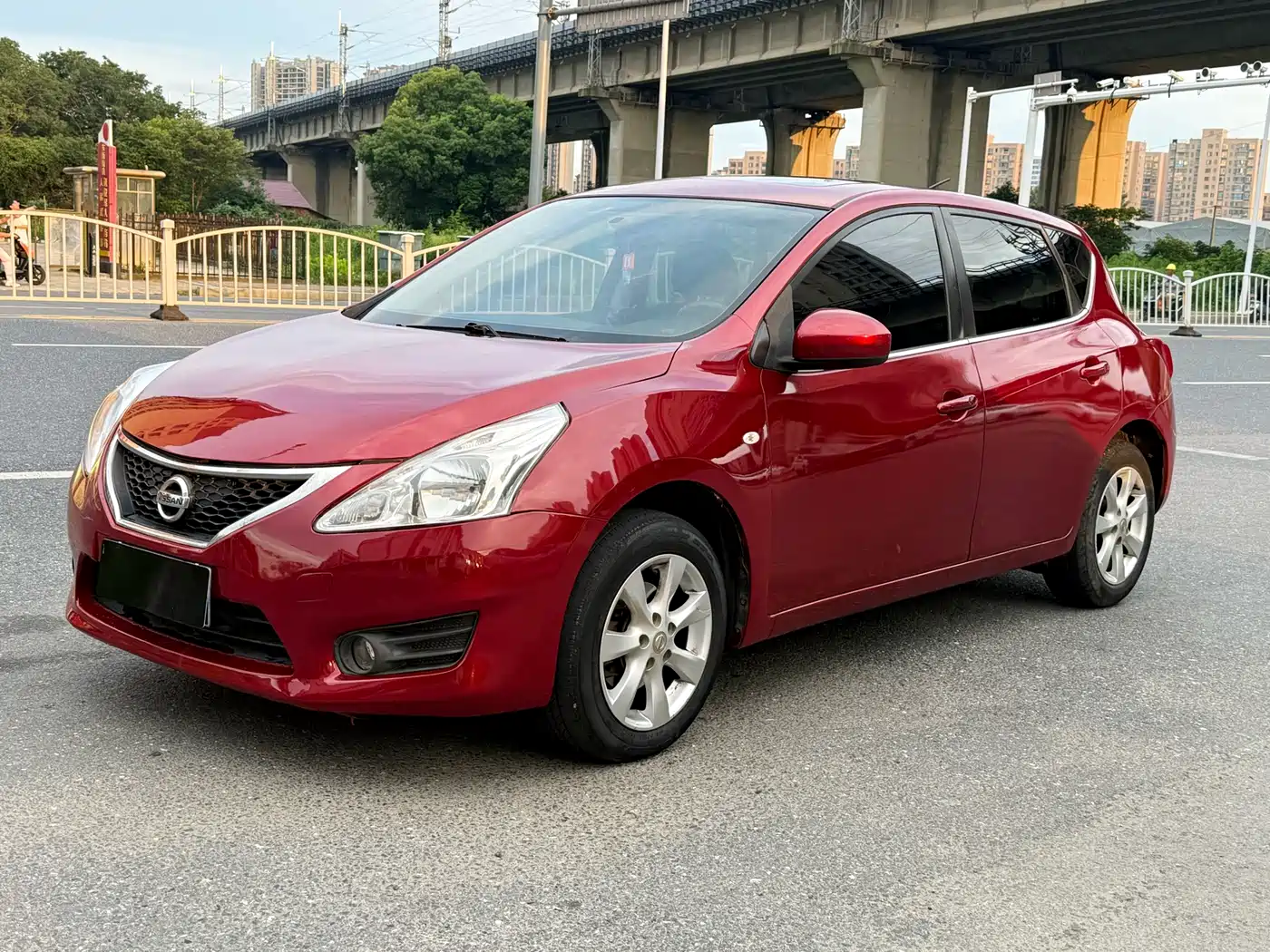 Фото 3 - Nissan Tiida