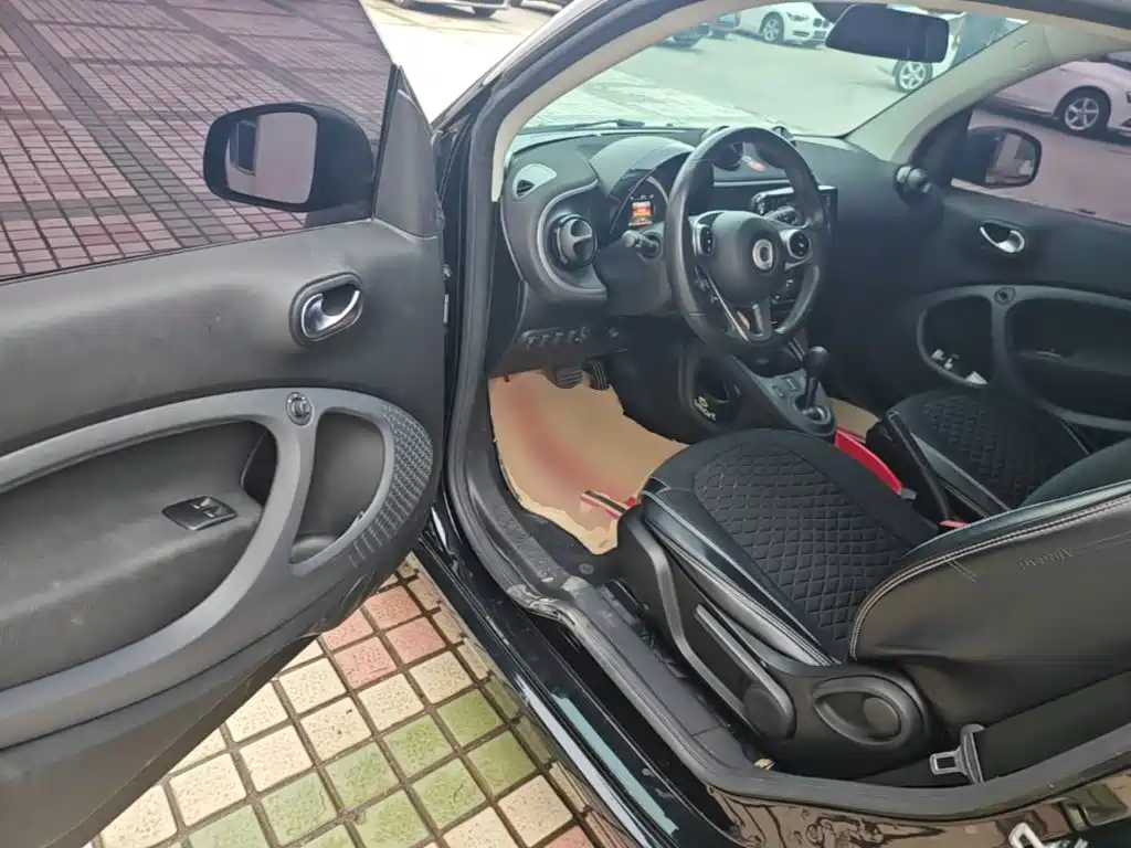 smart fortwo 2018 2018 1.0L 52kW Hardtop Passion Edition China V