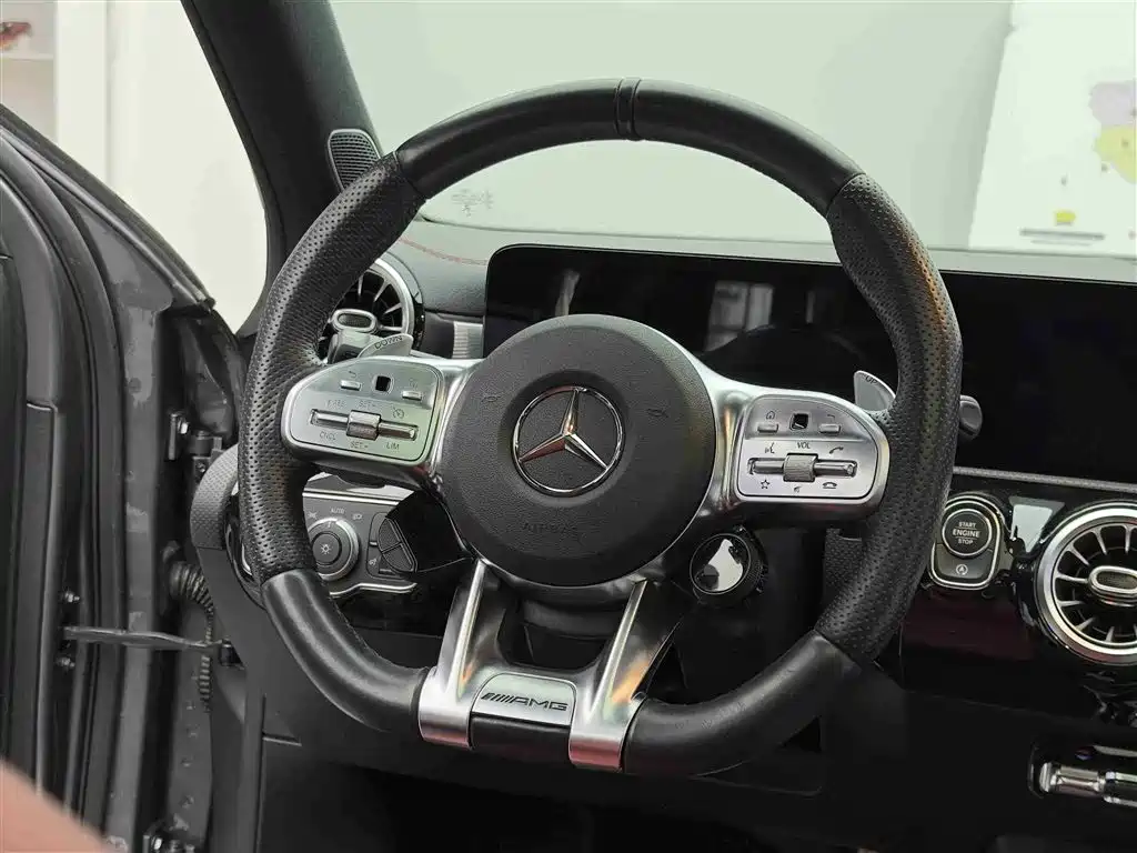 Mercedes-Benz A-Class AMG 2020 AMG A 35 L 4MATIC фото 12