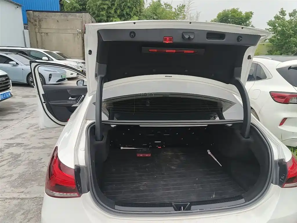 Mercedes-Benz A-Class 2020 Facelift A 200 L Sport Sedan Dynamic фото 19