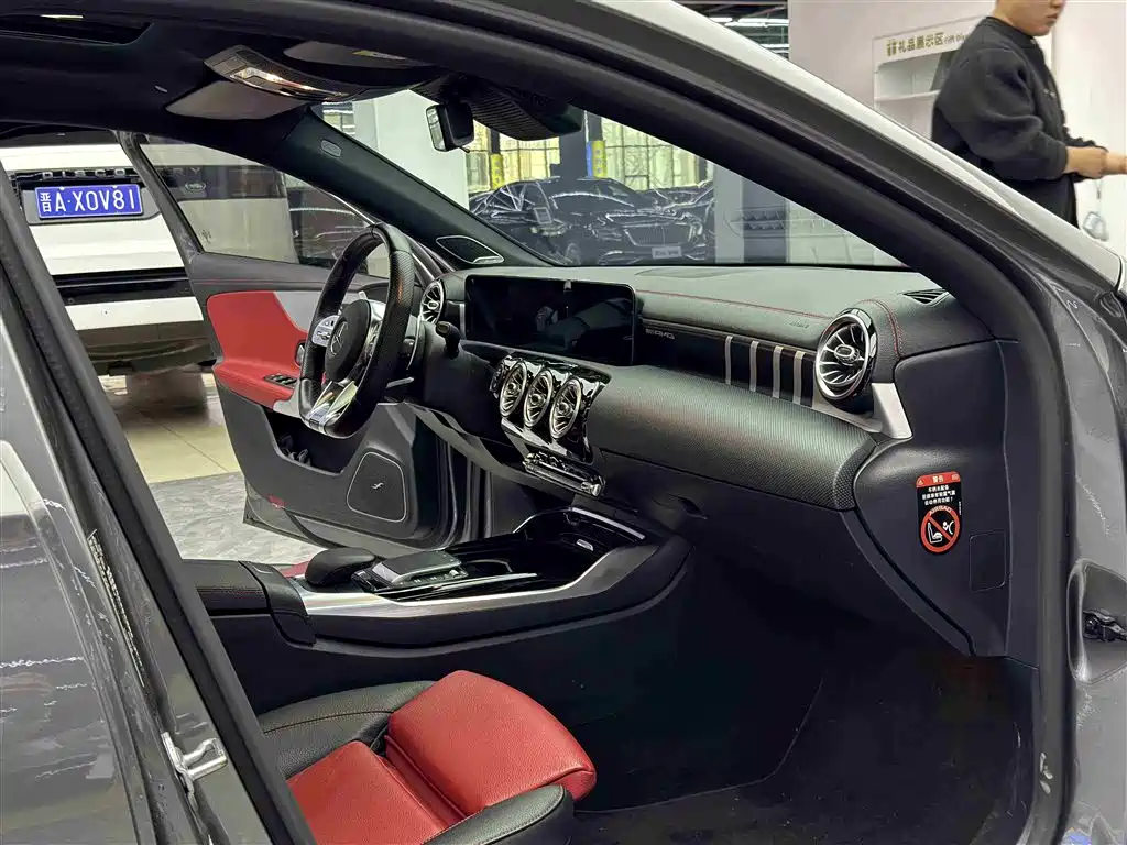 Mercedes-Benz A-Class AMG 2020 AMG A 35 L 4MATIC фото 8