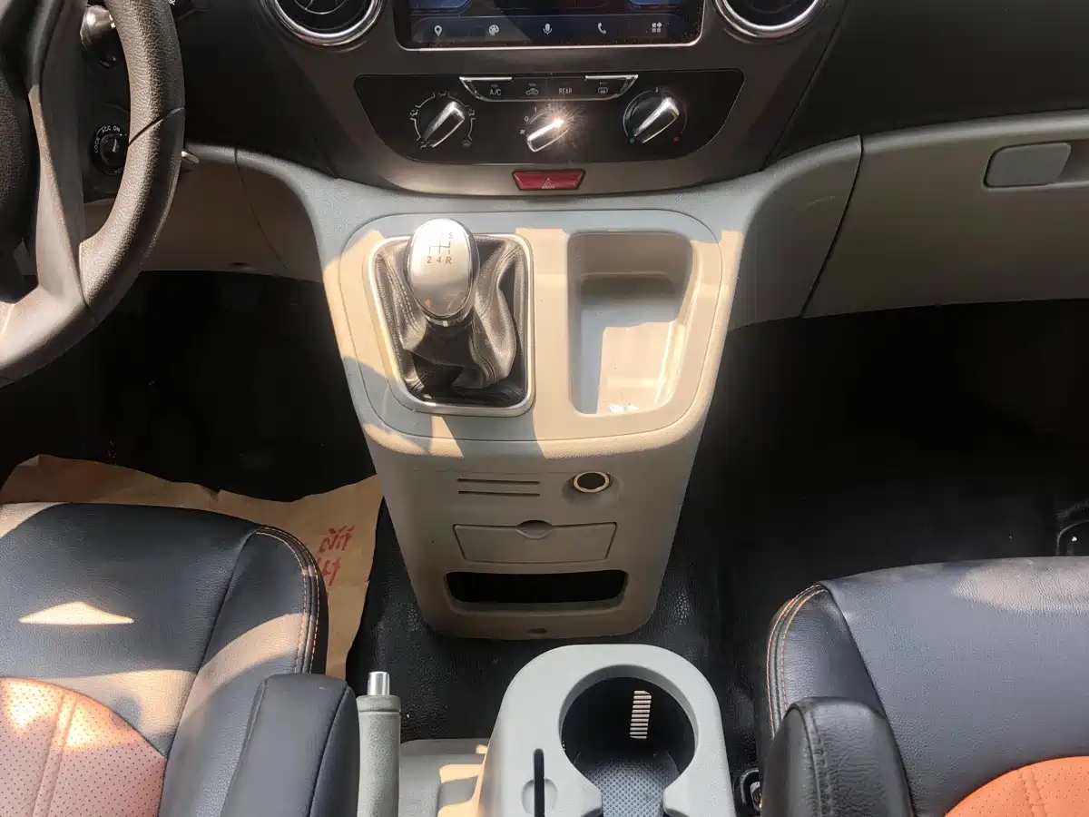 JAC Refine M3 2016 2016 IKEA Edition 1.6L Luxury