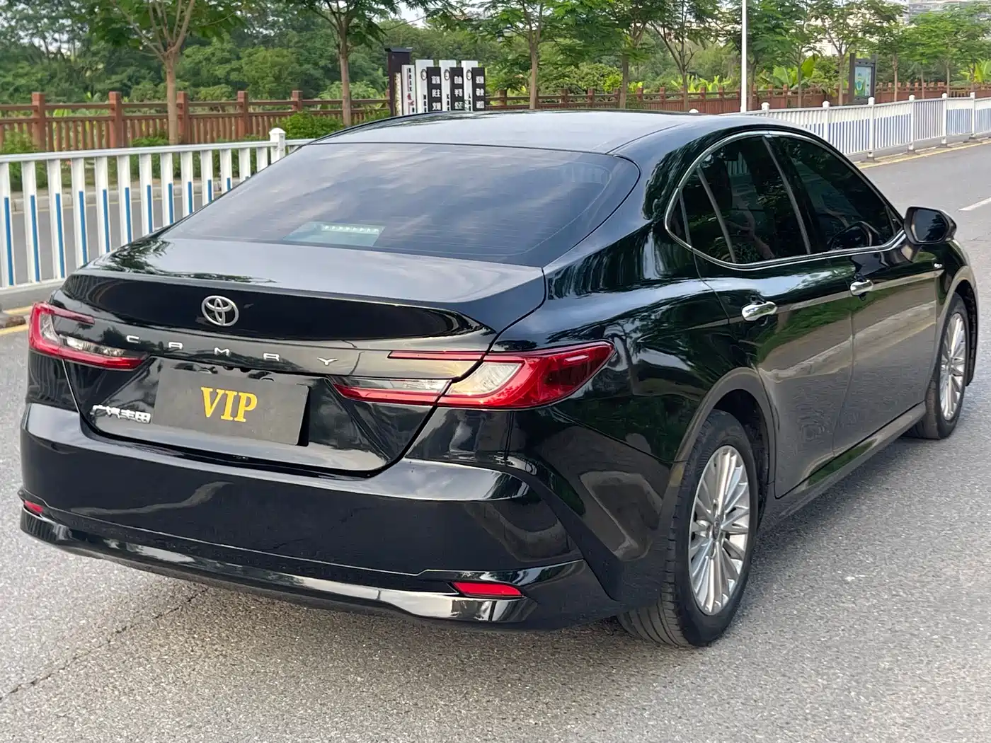 Toyota Camry 2024 Hybrid 2.0HGVP Luxury Edition фото 6