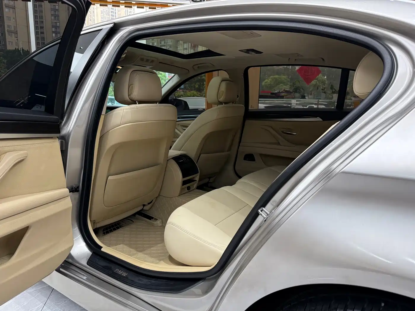 BMW 5 Series 2013 530Li Luxury фото 24