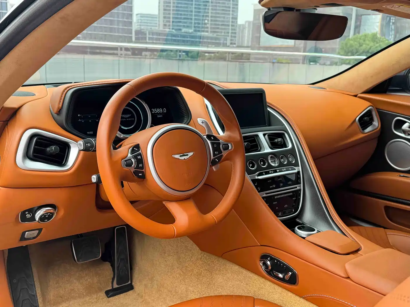 Aston Martin DB11 2019 Model 4.0T V8 Coupe фото 7