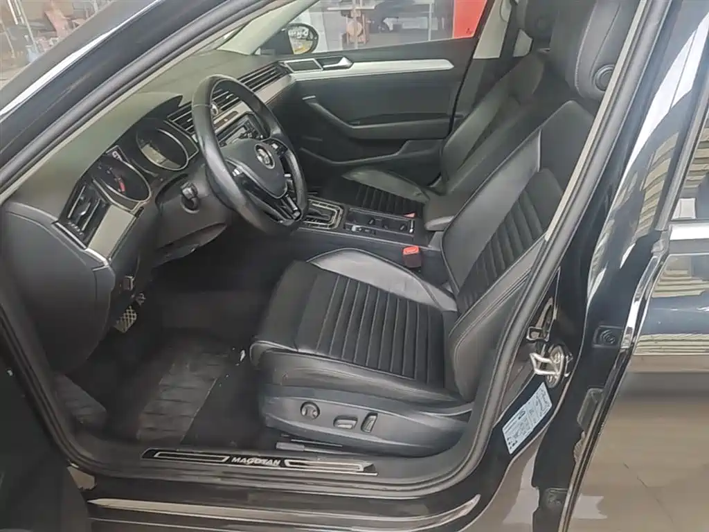 Volkswagen Magotan 2018 330TSI DSG Leading фото 15