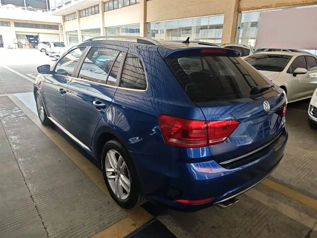 Volkswagen Lavida Tour 2015 230TSI DSG Comfort Edition фото 5