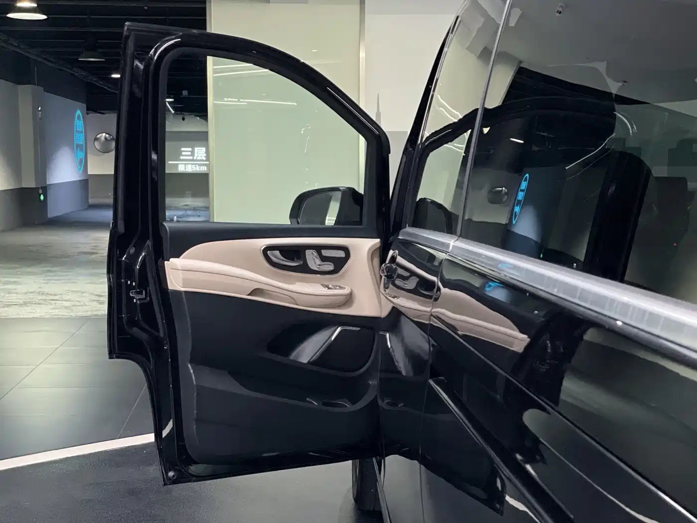 Mercedes-Benz V-Class 2020 Model V 260 L Long Wheelbase Luxury фото 11