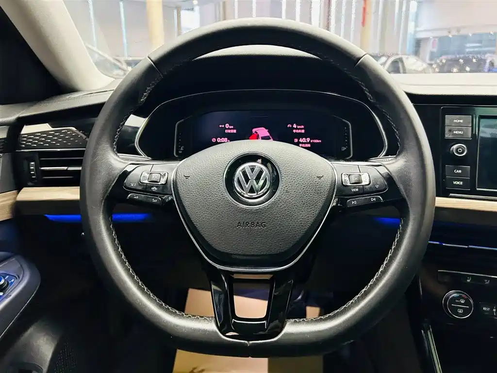 Volkswagen Passat 2019 Model 330TSI Luxury Edition China V фото 15