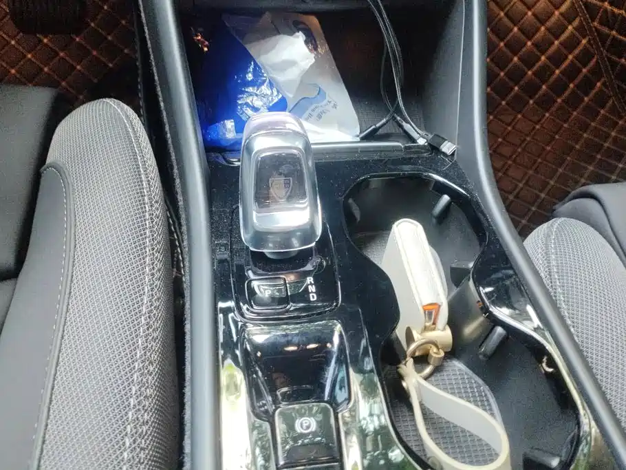 Volvo XC40 2022 2023 B3 Zhiyuan Luxury Edition
