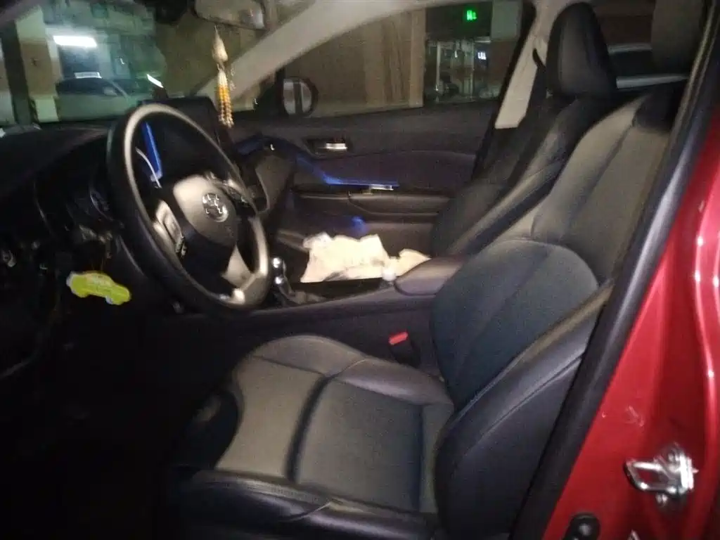 Toyota C-HR 2020 Model 2.0L Leading фото 8
