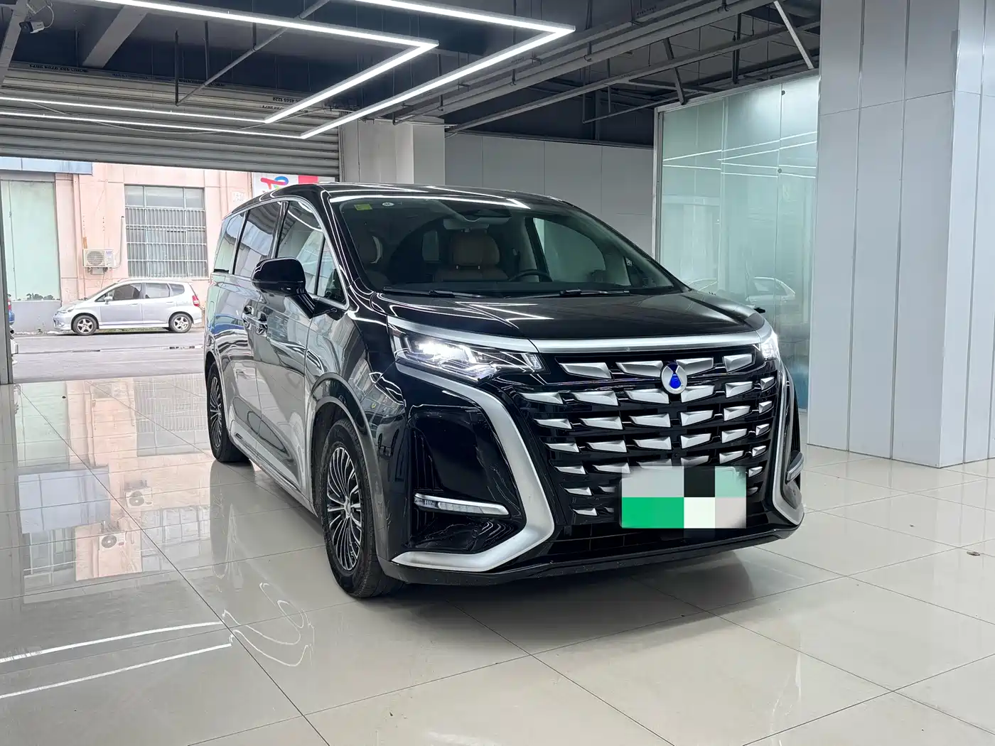 Denza D9 2026 2024 DM-i 980 AWD Premium