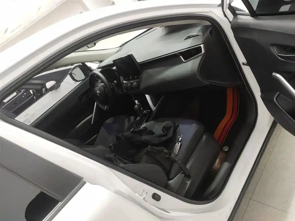 Toyota Corolla Cross 2022 2.0L Pioneer Edition фото 11
