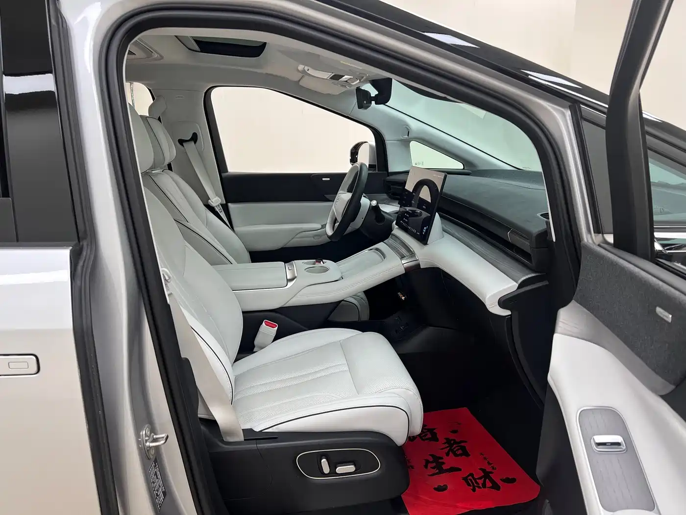 XPeng X9 2024 2024 640 AWD High Performance Max