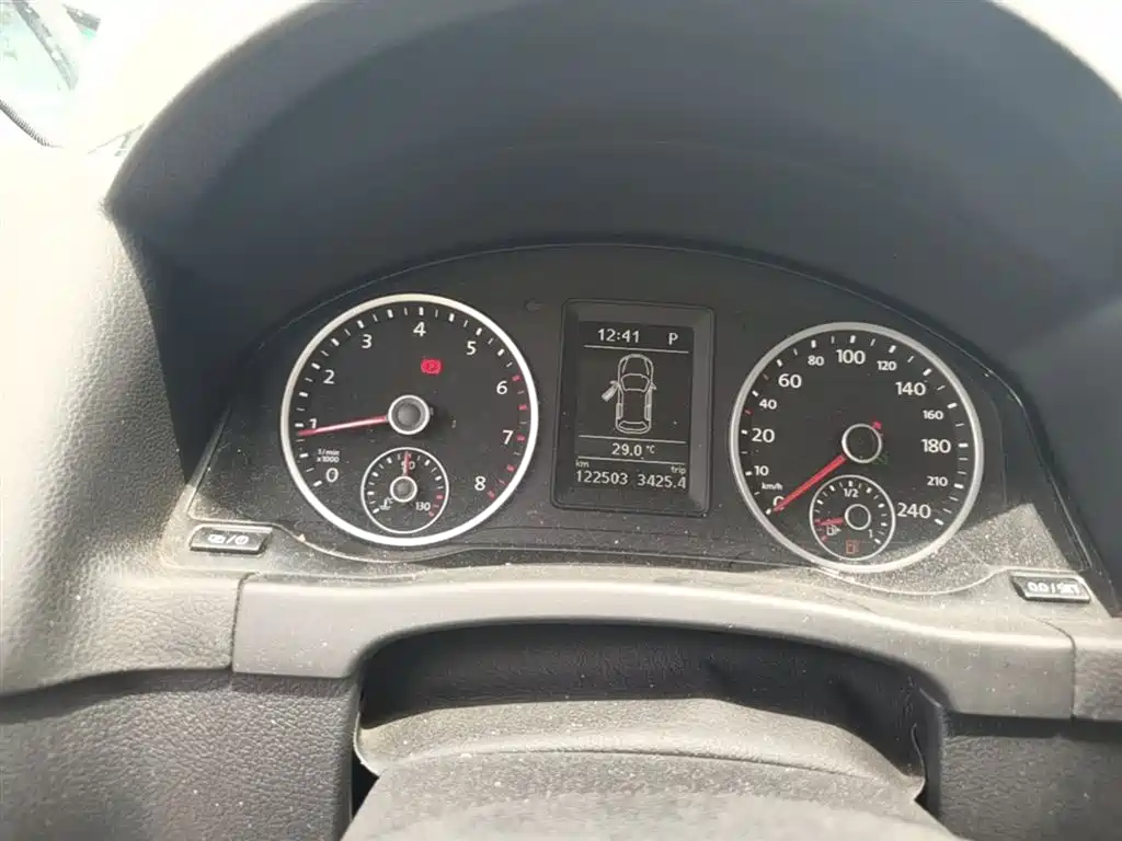 Volkswagen Tiguan 2015 1.8TSI Automatic 2WD Trendline фото 12