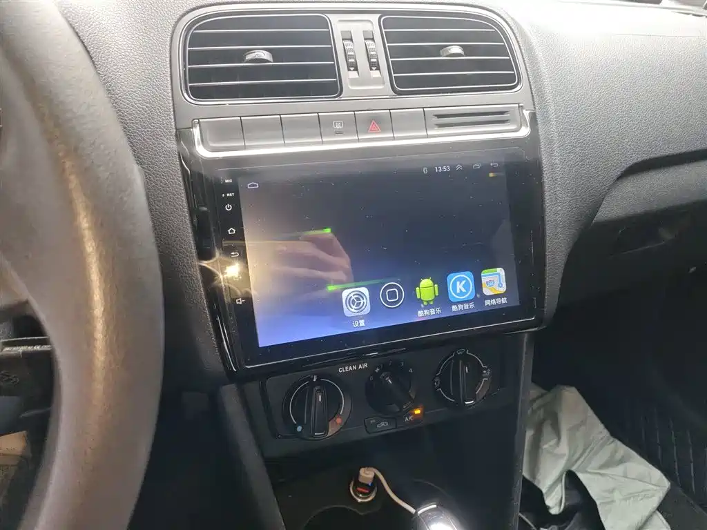 Volkswagen Polo 2016 1.4L Automatic Trend фото 13