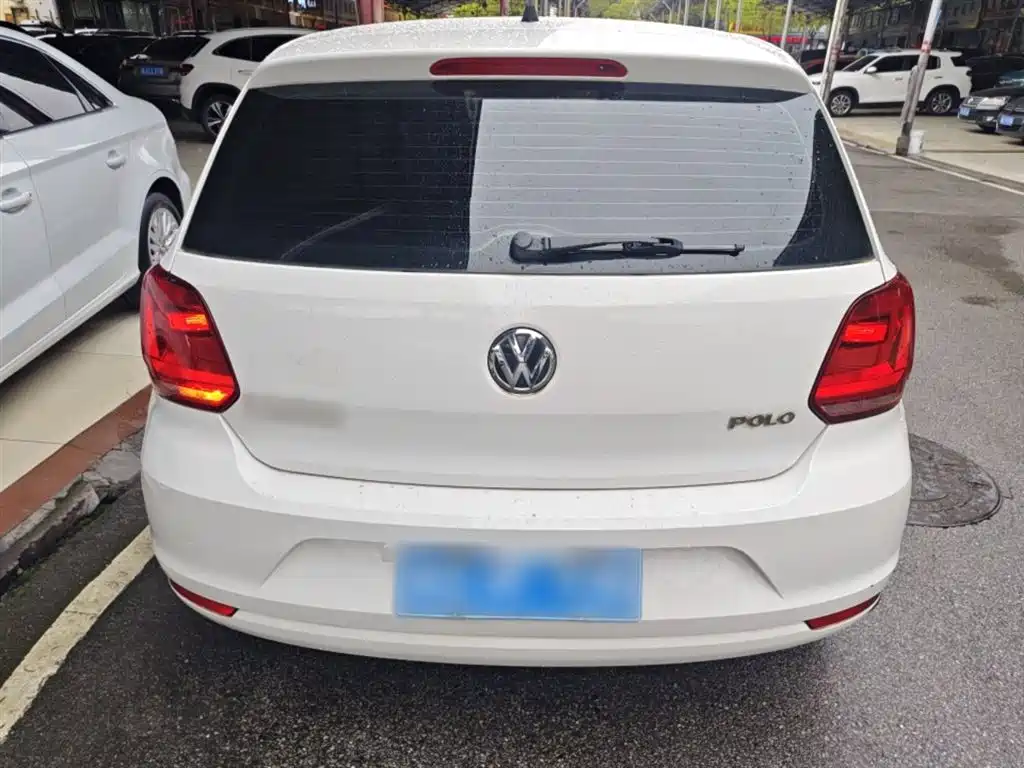 Volkswagen Polo 2016 1.4L Automatic Trend фото 6