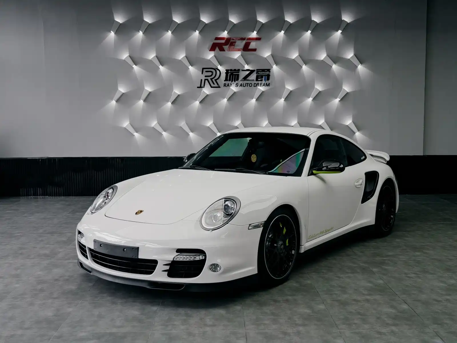 Фото 1 - Porsche 911