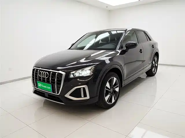 Audi Q2L 35 TFSI, Stylish Elegant