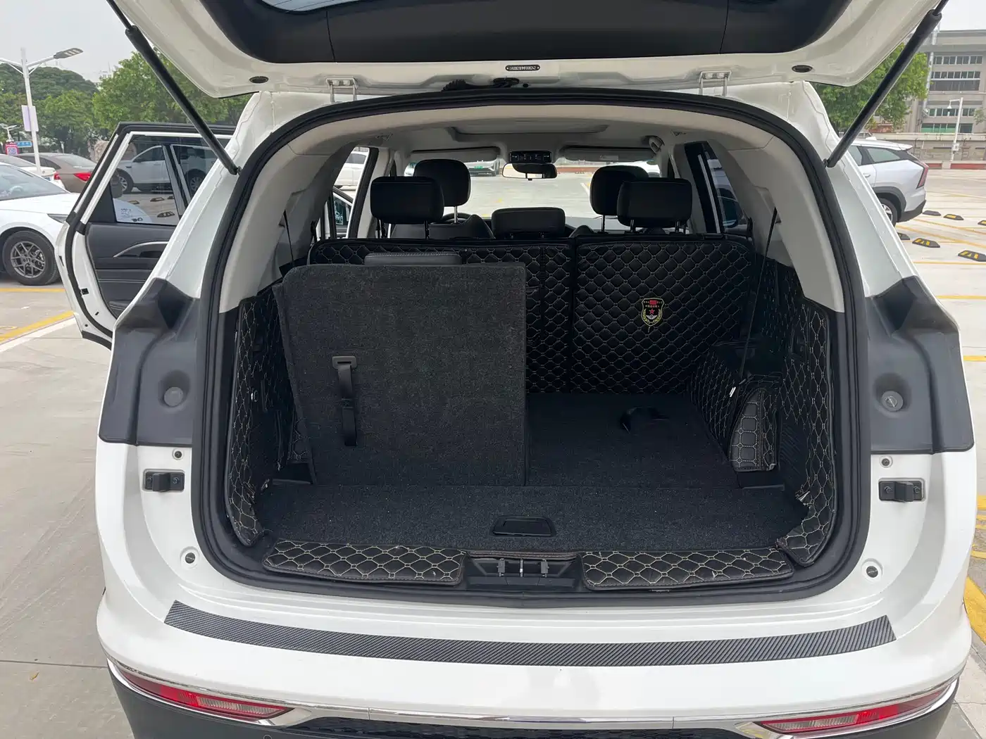 Jetour X90 2021 2021 1.6T DCT Shadow Premium Edition 7-Seater