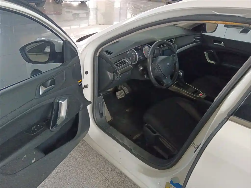 Peugeot 408 2014 1.8L Automatic Luxury Edition фото 16