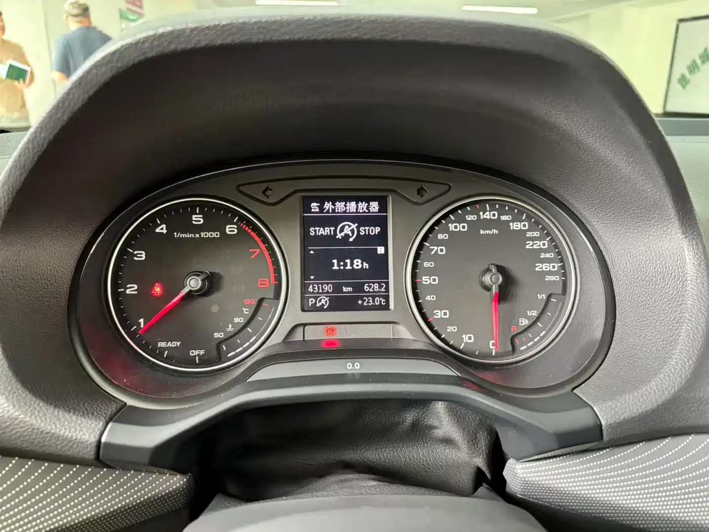Фото 36 - Audi Q2L