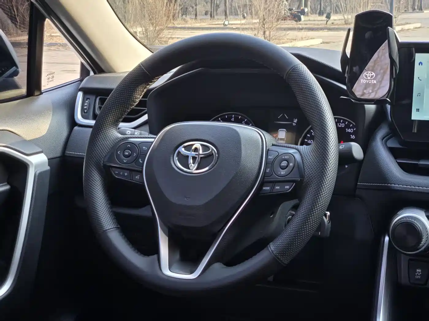 Toyota RAV4 Rongfang 2024 2.0L CVT FWD Urban Edition фото 11