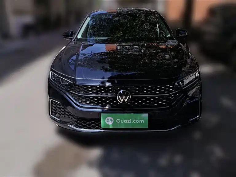 Volkswagen Passat 2024 380TSI Starlight Dragon Glory Edition фото 10