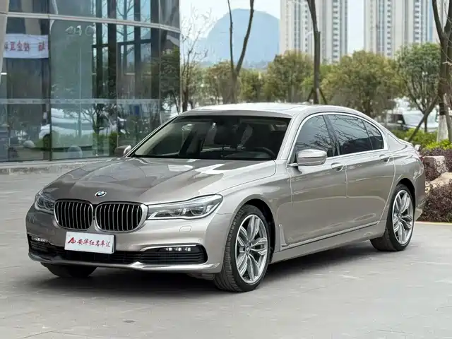 BMW 7 SERIES