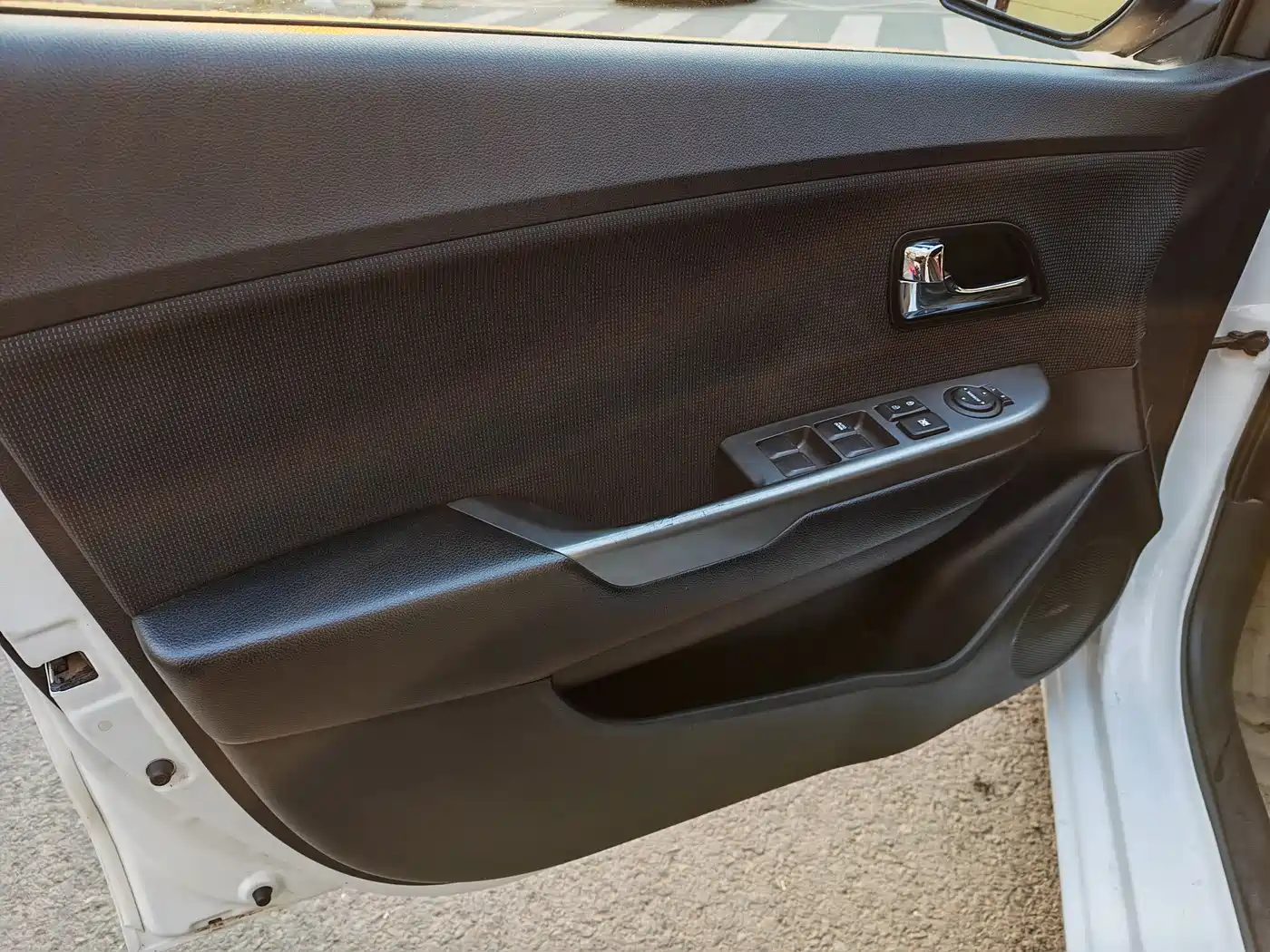 Kia K2 2012 Sedan 1.4L MT GLS Commemorative Edition фото 15