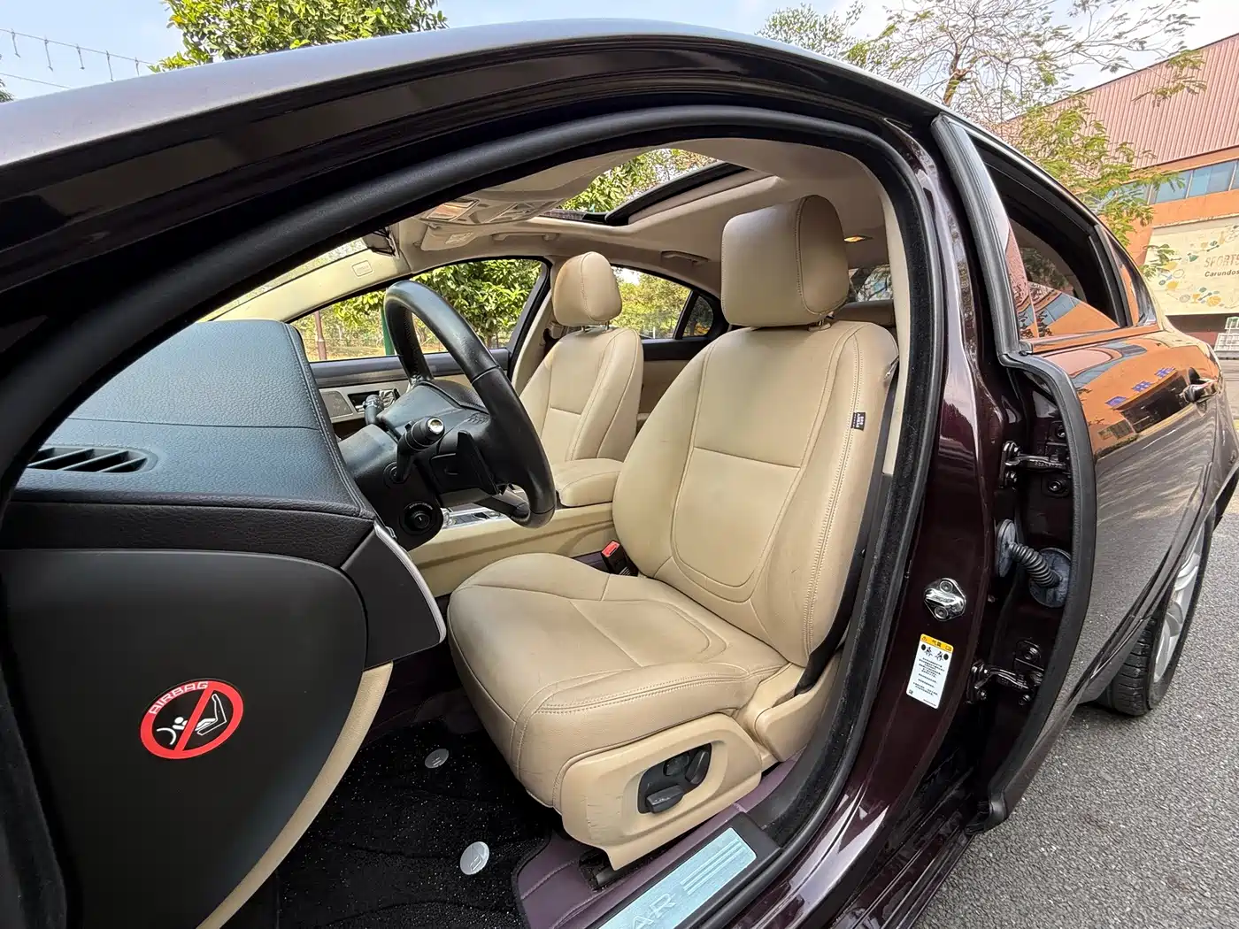 Jaguar XF 2015 2015 XF 2.0T Style Edition