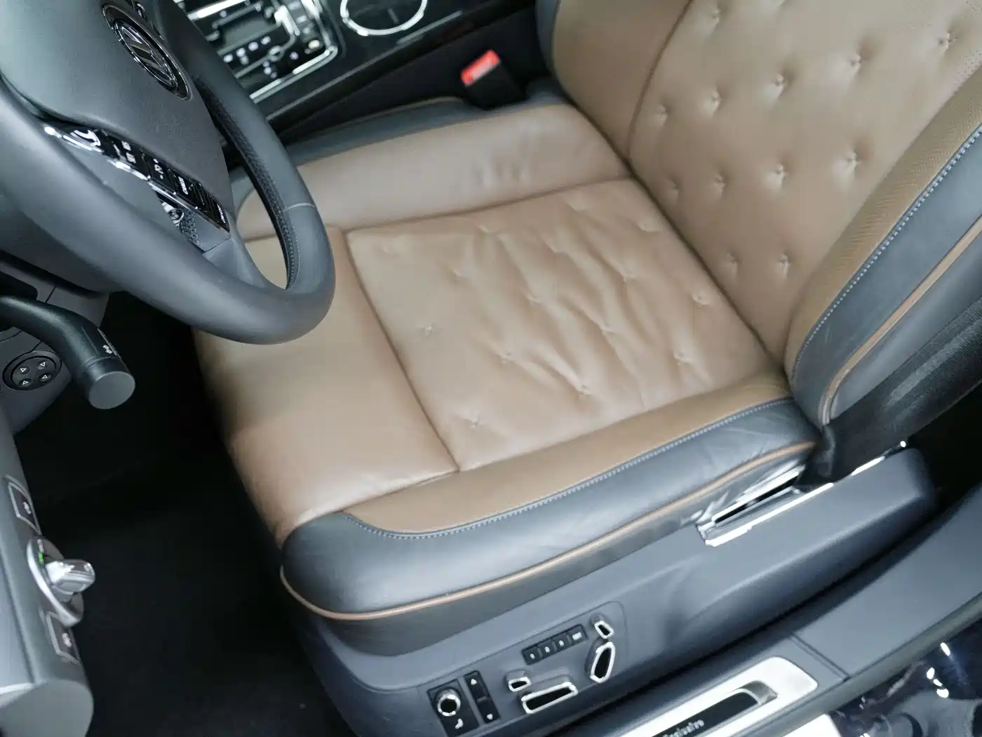 Volkswagen Phaeton 2015 Model 3.0L Exclusive Edition фото 13