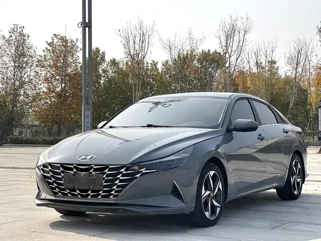 HYUNDAI ELANTRA