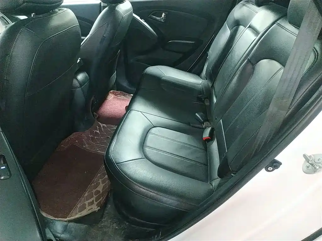 Hyundai Beijing Hyundai ix35 2015 2.0L Automatic 2WD Smart Type China IV фото 17