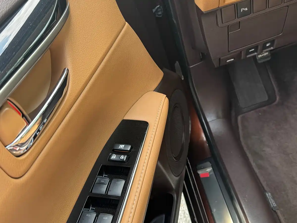 Lexus ES 2015 200 Elite Edition фото 12