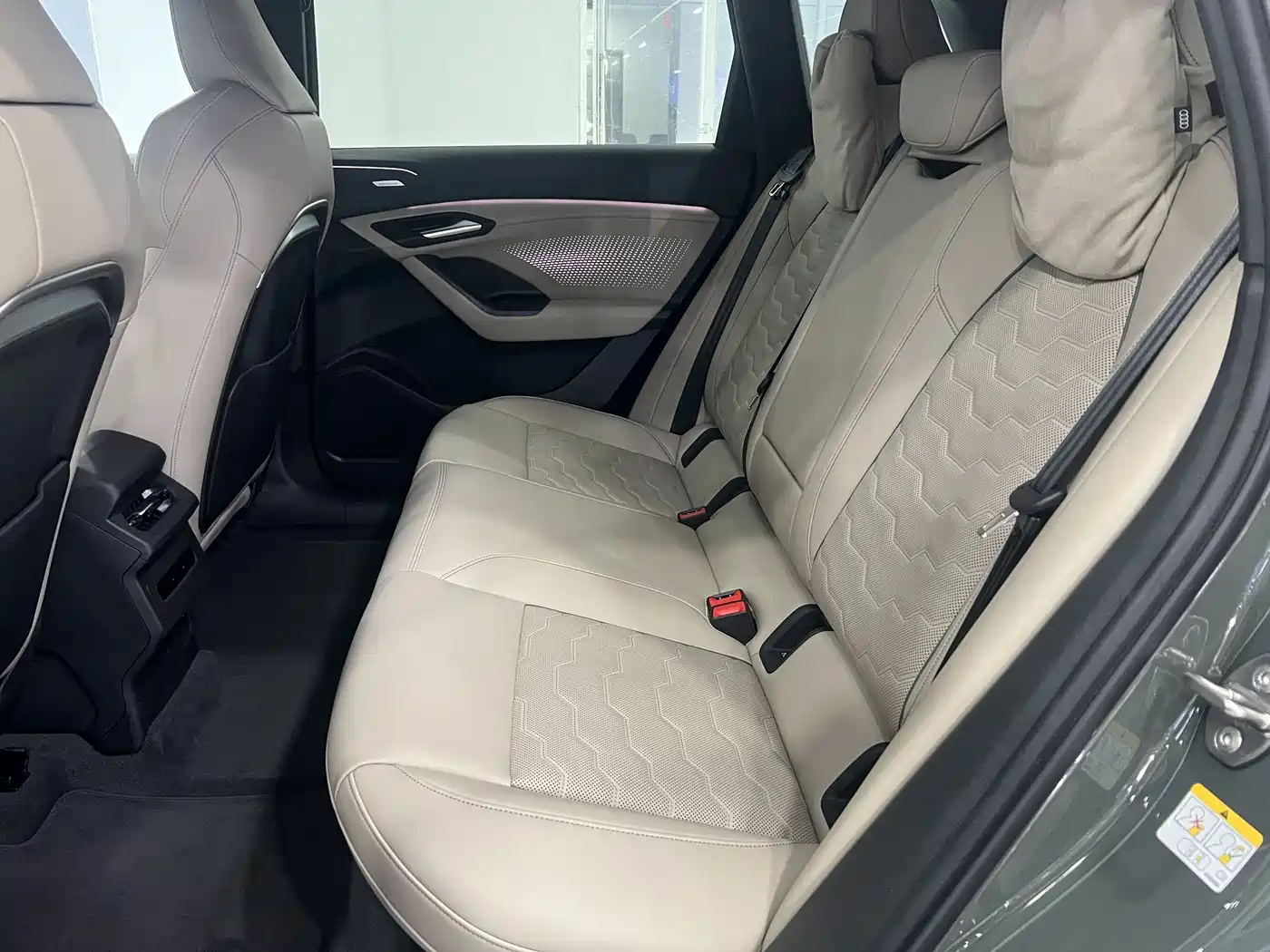Audi Q6L e-tron 2025 Model Pioneer Edition фото 9