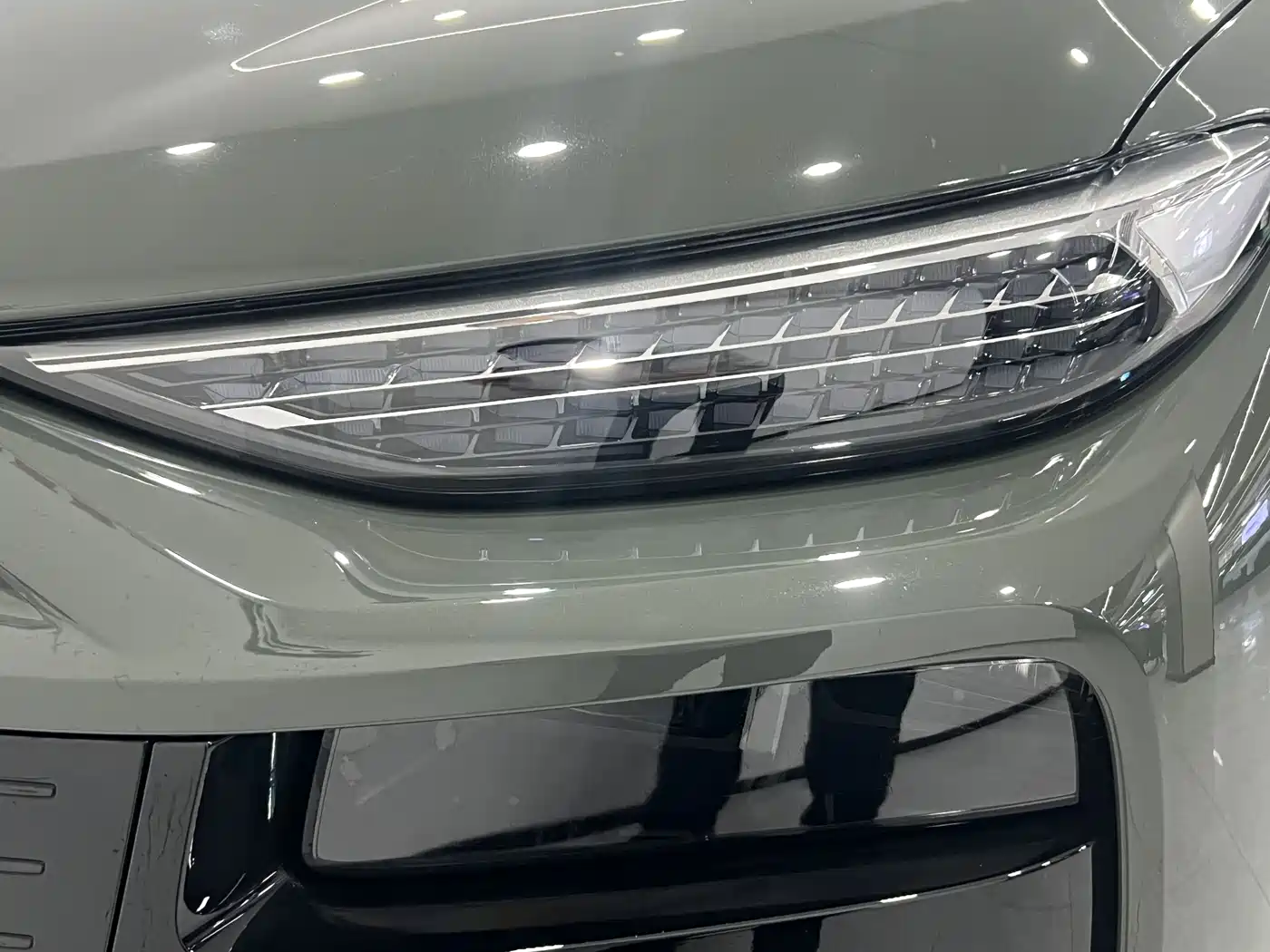 Audi Q6L e-tron 2025 Model Pioneer Edition фото 4